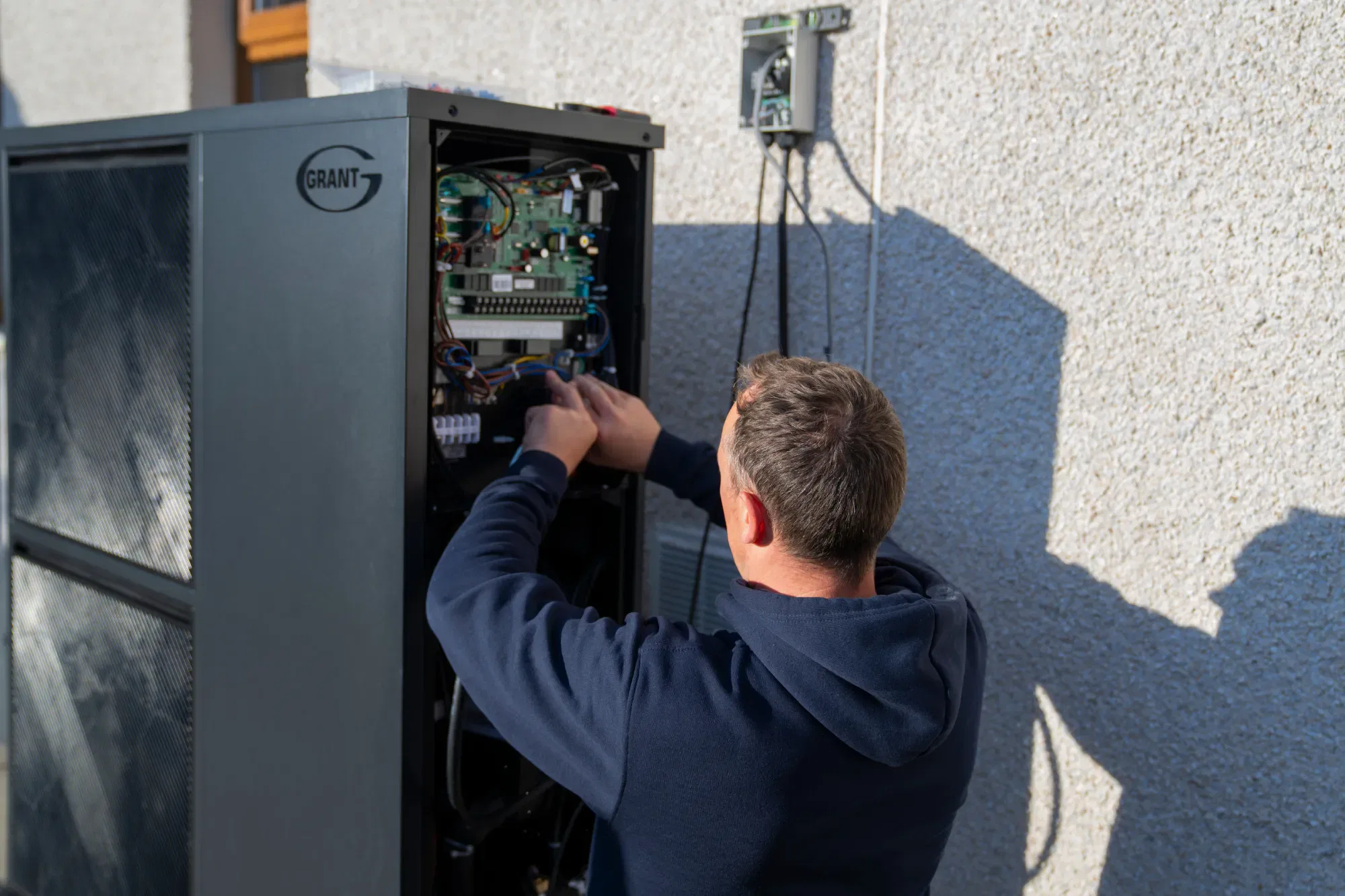 The “Long and Low” Principle: How to Run Your Heat Pump Properly